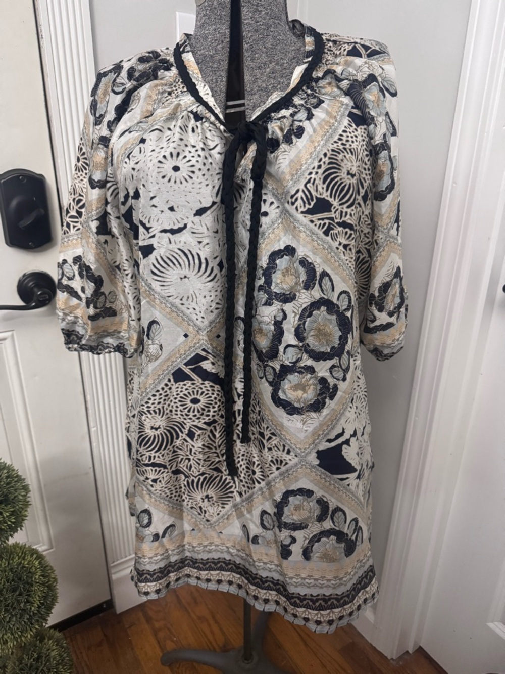 Women’s Trinity 100% Silk Black Tassel Tunic size Large NWT